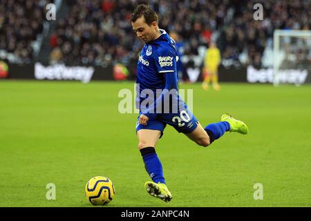 Londres, Royaume-Uni. 18 janvier, 2020. Bernard d'Everton en action. Premier League, West Ham United v Everton au stade de Londres, Queen Elizabeth Olympic Park à Londres le samedi 18 janvier 2020. Cette image ne peut être utilisé qu'à des fins rédactionnelles. Usage éditorial uniquement, licence requise pour un usage commercial. Aucune utilisation de pari, de jeux ou d'un seul club/ligue/dvd publications pic par Steffan Bowen/Andrew Orchard la photographie de sport/Alamy live news Crédit : Andrew Orchard la photographie de sport/Alamy Live News Banque D'Images