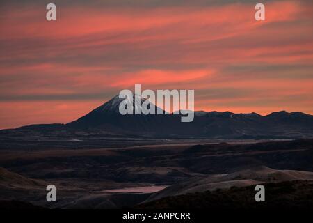 Mt Ngauruhoe au lever du soleil, île du Nord, Nouvelle-Zélande Banque D'Images