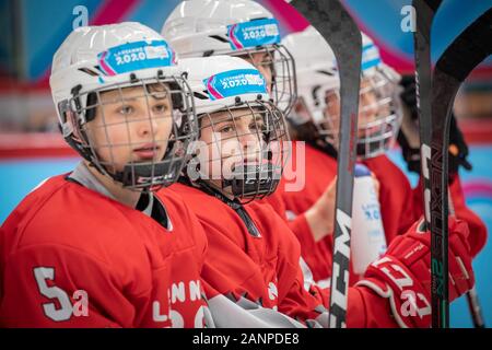 Mackenzie Stewart (15) de l'équipe GB durant les 3 demi-finales de hockey sur glace des hommes aux Jeux Olympiques de la Jeunesse de Lausanne 2020 les 14 janvier 2020. Banque D'Images