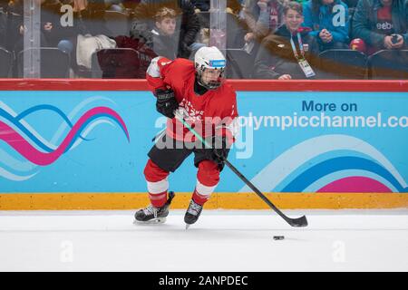 Mackenzie Stewart (15) de l'équipe GB durant les 3 demi-finales de hockey sur glace des hommes aux Jeux Olympiques de la Jeunesse de Lausanne 2020 les 14 janvier 2020. Banque D'Images