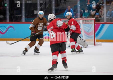 Mackenzie Stewart (15) de l'équipe GB durant les 3 demi-finales de hockey sur glace des hommes aux Jeux Olympiques de la Jeunesse de Lausanne 2020 les 14 janvier 2020. Banque D'Images