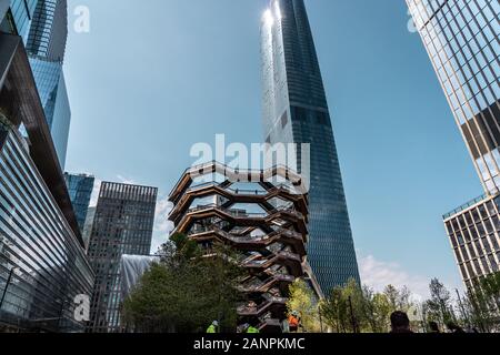 Le navire, l'élément central de la place publique et de jardins, à Hudson Yards, ouvert sur le côté ouest de Manhattan, New York Hudson yards Banque D'Images