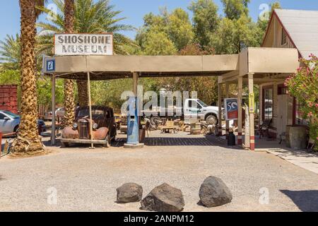 Shoshone, Californie, USA- 02 juin 2015 : Vue de l'Association des musées de Shoshone. Ancien Musée, à une gare historique de Chevrolet. Banque D'Images