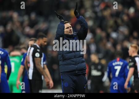 NEWCASTLE Upon Tyne, Angleterre - 18 janvier gestionnaire de Chelsea Frank Lampard applaudit leurs fans après la Premier League match entre Newcastle United et Chelsea à St James Park, Newcastle Le samedi 18 janvier 2020. (Crédit : Mark Fletcher | MI News) photographie peut uniquement être utilisé pour les journaux et/ou magazines fins éditoriales, licence requise pour l'usage commercial Crédit : MI News & Sport /Alamy Live News Banque D'Images