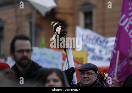 Berlin, Allemagne. 18 janvier, 2020. 27 000 les participants montrent un changement de politique agricole. Nous en avons assez ! Est un mouvement d'agriculteurs, de l'environnement, de la nature et associations de protection des animaux contre l'agriculture, contre l'élevage industriel et d'une révolution agricole. (Photo par Simone Kuhlmey/Pacific Press) Credit : Pacific Press Agency/Alamy Live News Banque D'Images