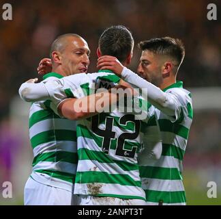 Firhill Stadium, Glasgow, Royaume-Uni. 18 janvier, 2020. Scottish Cup, contre Partick Thistle Celtic ; Callum McGregor du Celtic célèbre son but avec Scott Brown et Greg Taylor de Celtic - usage éditorial : Action Crédit Plus Sport/Alamy Live News Banque D'Images