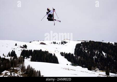 Le Tyrol du Sud, Italie. 18 janvier, 2020. La Suisse a pris de Fabian Boesch 1e place à la Coupe du Monde FIS Freeski Slopestyle sur 18.01.2020 dans l''Alpe di Siusi (Alpe di Siusi) Snowpark, Italie. Credit : AlfredSS/Alamy Live News Banque D'Images