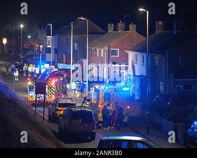 Sheerness, Kent, UK. 18 janvier, 2020. Un accident de la circulation impliquant deux voitures s'est produit dans la Marine Parade, Sheerness ce soir avec de multiples services dans l'assistance. Credit : James Bell/Alamy Live News Banque D'Images