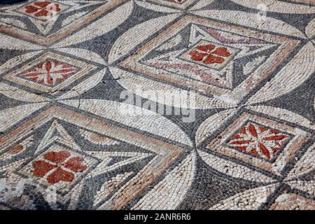 Ausgrabungsstätte der Antike Ayios Trias Basilique mit wunderbaren, Bodenmosaiken Sipahi, France - Nordzypern Banque D'Images