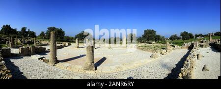 Ausgrabungsstätte der Antike Ayios Trias Basilique mit wunderbaren, Bodenmosaiken Sipahi, France - Nordzypern Banque D'Images