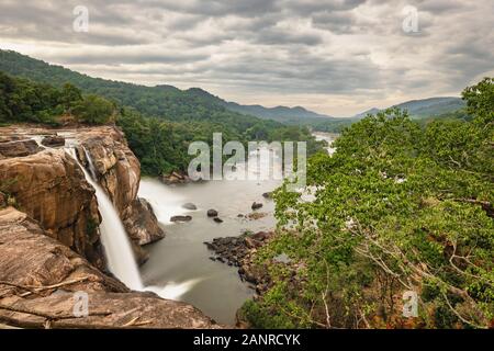 Cascades d'Athirappilly à Kerala, Inde Banque D'Images