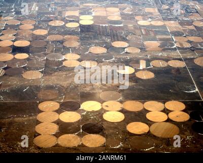New York, USA. 18 janvier, 2020. La photo du sol paysage est tiré d'un plan d'Alaska Airlines, le 18 janvier 2020. Credit : Wu Xiaoling/Xinhua/Alamy Live News Banque D'Images