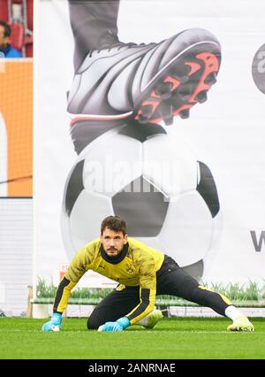 Augsburg, Allemagne. 18 janvier, 2020. Football Augsburg-Dortmund , Augsburg, Jan 18, 2020. Roman BÜRKI, 1 gardien de BVB FC AUGSBURG - Borussia Dortmund 3-5 - DFL RÈGLEMENT INTERDIT TOUTE UTILISATION DES PHOTOGRAPHIES comme des séquences d'images et/ou quasi-vidéo - 1.ligue de soccer allemand , Augsburg, 18 janvier 2020. Crédit : Peter Schatz/Alamy Live News Banque D'Images