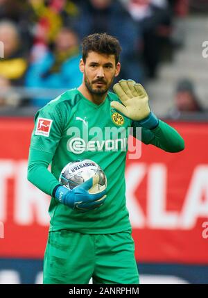 Augsburg, Allemagne. 18 janvier, 2020. Football Augsburg-Dortmund , Augsburg, Jan 18, 2020. Roman BÜRKI, 1 gardien de BVB FC AUGSBURG - Borussia Dortmund 3-5 - DFL RÈGLEMENT INTERDIT TOUTE UTILISATION DES PHOTOGRAPHIES comme des séquences d'images et/ou quasi-vidéo - 1.ligue de soccer allemand , Augsburg, 18 janvier 2020. Crédit : Peter Schatz/Alamy Live News Banque D'Images