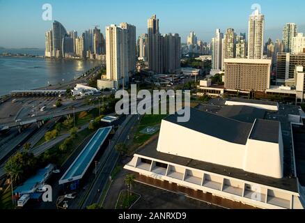 La ville de Panama, centre-ville et sur la baie de Panama, Panama, Amérique Centrale Banque D'Images