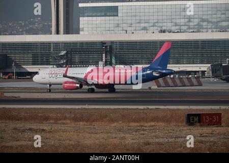 Airbus A321-231 Air Wizz (HA-LTG). Malaga, Espagne. Banque D'Images