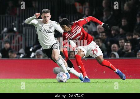 Londres, Royaume-Uni. 19 Jan, 2020. Spence Djed de Middlesbrough et Joe Bryan de Fulham défi pour le ballon pendant le match de championnat EFL Sky Bet entre Fulham et Middlesbrough à Craven Cottage, Londres, Angleterre le 17 janvier 2020. Photo de Ken d'Étincelles. Usage éditorial uniquement, licence requise pour un usage commercial. Aucune utilisation de pari, de jeux ou d'un seul club/ligue/dvd publications. Credit : UK Sports Photos Ltd/Alamy Live News Banque D'Images