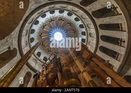 L'intérieur de la Cathédrale Saint Sépulcre à Jérusalem Banque D'Images