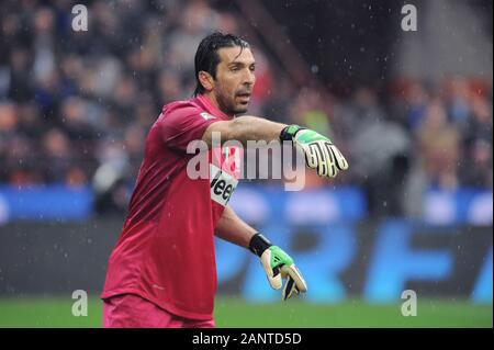 Italie Milan, 30 mars 2013, 'G.Meazza San Siro Stadium ', un championnat de football sérieux 2012/2013, FC Inter - Juventus FC : Gianluigi Buffon en action pendant le match Banque D'Images