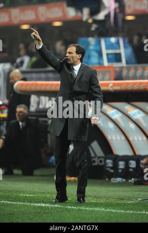 Milan, Italie , 25 novembre 2012, 'G.Meazza San Siro Stadium, ' Campionato di Calcio Série A 2012/2013, l'AC Milan - FC Juventus : Massimiliano Allegri, l'entraîneur de Milan, pendant le match Banque D'Images