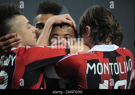 Milan, Italie , 25 novembre 2012, 'G.Meazza San Siro Stadium, ' Campionato di Calcio Série A 2012/2013, l'AC Milan - FC Juventus : Robinho,El Shaarawy Montolivo et se réjouit après l'objectif Banque D'Images