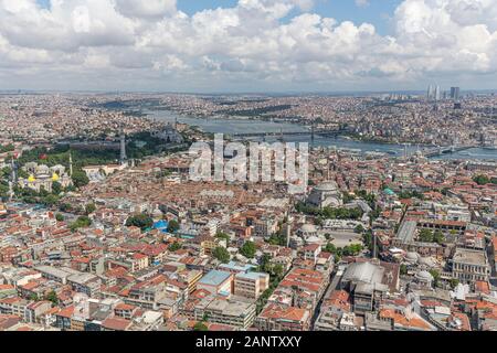 Photo aérienne d'Istanbul, Sultanahmet Square, Cemberlitas, Grand Bazar, Place Beyazit, vue d'hélicoptère. Banque D'Images