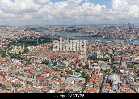 Photo aérienne d'Istanbul, Sultanahmet Square, Cemberlitas, Grand Bazar, Place Beyazit, vue d'hélicoptère. Banque D'Images