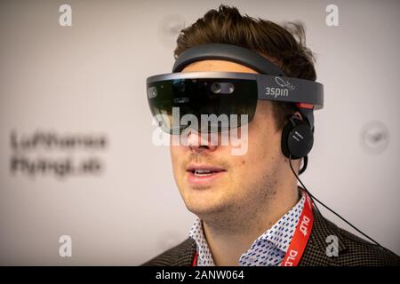 19 janvier 2020, Bavaria, Munich : un participant teste l'AR-Goggle à DLD Conférence de Munich 2020, Europe's big conférence innovation, Alte Kongresshalle, Munich, le 18 janvier- 20, 2020 Photo Alliance pour DLD / Hubert Burda Media | conditions dans le monde entier Banque D'Images