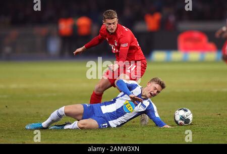 Berlin, Allemagne. 19 Jan, 2020. firo : 19.01.2020 football, soccer : 1. Saison 2019/2020, Bundesliga Hertha BSC Berlin - FC Bayern Munich FCB Muenchen duels, duel, FCB Mickaël Mickael, Cuisance | utilisée dans le monde entier : dpa Crédit/Alamy Live News Banque D'Images