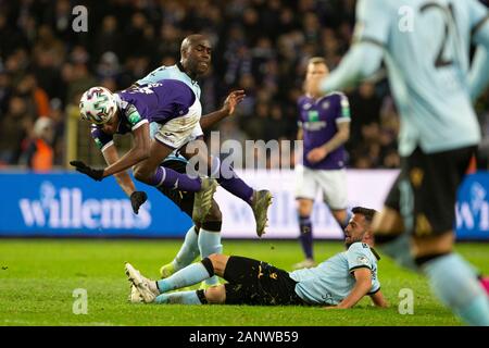 Bruxelles, Belgique. 19 Jan, 2020. Siebe Schrijvers du Club Brugge et Jeremy Doku d'Anderlecht lutte pour le ballon au cours de la Jupiler Pro League match day 22 entre le RSC Anderlecht et le Club de Bruges le 19 janvier 2020 à Anderlecht Lotto Park Stadium, Belgiu : Crédit Photos Pro/Alamy Live News Banque D'Images