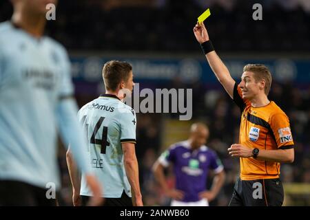 Bruxelles, Belgique. 19 Jan, 2020. Brandon Mechele du Club Brugge obtient carte jaune de l'arbitre au cours de la visser Saint-laurent Jupiler Pro League match day 22 entre le RSC Anderlecht et le Club de Bruges le 19 janvier 2020 à Anderlecht Lotto Park Stadium, Belgique. ( Photo : Pro Shots/Alamy Live News Banque D'Images