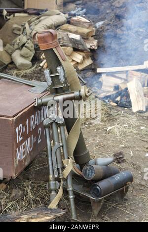 M2 60 mm de mortier lisse, arme à chargement par la bouche, campement américain durant la seconde guerre mondiale 11 reconstitution de la Victoire show Banque D'Images