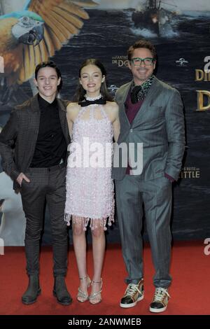 Harry Collet, Carmel Laniado und Robert Downey Jr. bei der Premiere 'Die roulerons sur le fantastique Reise des Dr. Dolittle' im Zoo-Palast dans Berlin am 19.01.2020 Banque D'Images