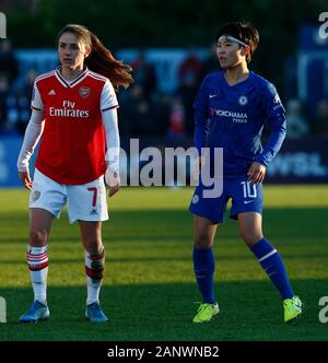 L-R Danielle van de Donk d'Arsenal et Chelsea Mesdames Ji Pour Yunduring Barclays Women's super match de championnat entre Arsenal et Chelsea femmes Femmes à Meadow Park Stadium le 19 janvier 2020 à Borehamwood, Angleterre (Photo par AFS/Espa-Images) Banque D'Images