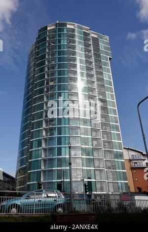 Velocity Tower Apartment Block dans le centre-ville de Sheffield UK, bloc de logements modernes, bâtiment résidentiel à façade en verre architecture de grande hauteur Banque D'Images