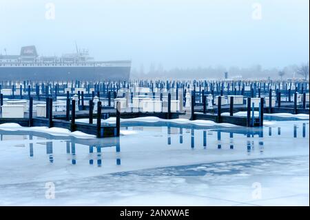 Le lac Michgan Carferry, SS Blaireau attaché pour l'hiver à Ludington, Michigan, USA. Banque D'Images