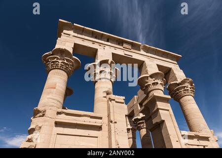 Kiosque De Trajan, Dans Le Temple D'Isis Philae, Également Le Temple De Philae, L'Île D'Agilkia Dans Le Lac Nasser, Assouan, Egypte, Afrique Du Nord, Afrique Banque D'Images