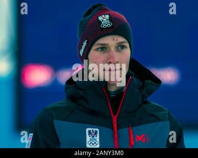 Touffetées les, en France. 19Th Jul 2020. David Haagen d'Autriche (troisième place) à la mascot cérémonie pour le saut à ski individuel masculin, au cours de la 10e journée du Lausanne 2020 Jeux Olympiques de la jeunesse d'hiver, au Centre nordique touffetées ERP. Credit : Iain McGuinness / Alamy Live News Banque D'Images