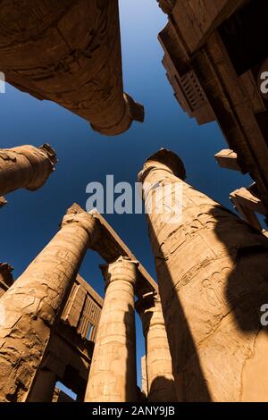 Grand Hypostyle Hall, Temple Karnak, Louxor, Egypte, Afrique Du Nord, Afrique Banque D'Images