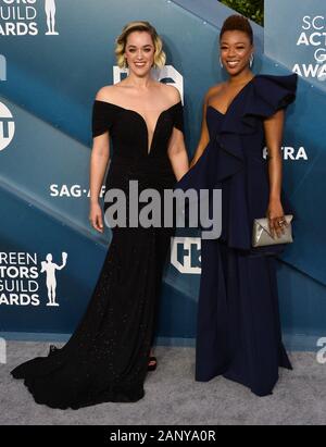 Los Angeles, United States. 19 Jan, 2020. (L-R) Lauren Morelli et Samira Wiley arrivent pour la 26e assemblée annuelle tenue SAG Awards au Shrine Auditorium à Los Angeles le Dimanche, Janvier 19, 2020. La Screen Actors Guild Awards sera diffusée en direct sur la TNT et les directives du SCT. Photo par Jim Ruymen/UPI UPI : Crédit/Alamy Live News Banque D'Images