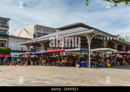 Pointe-a-Pitre, Guadeloupe - 14 décembre 2018 : Marché Central à Pointe-à-Pitre, dans le département français d'outre-mer de la Guadeloupe. Marché Central - al Banque D'Images