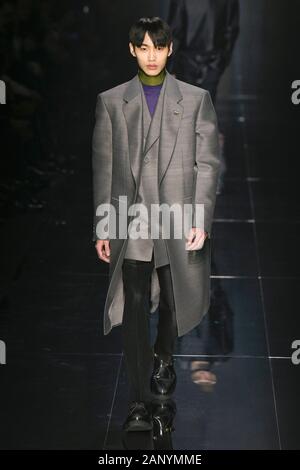 DUNHILL FW20 piste pendant la Fashion Week de Paris Carnet d'hommes Janvier 2020 - Paris, France 19/01/2020 | Le monde d'utilisation Banque D'Images