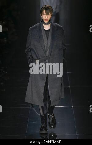 DUNHILL FW20 piste pendant la Fashion Week de Paris Carnet d'hommes Janvier 2020 - Paris, France 19/01/2020 | Le monde d'utilisation Banque D'Images