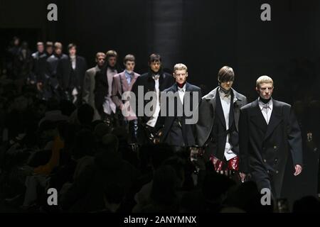 DUNHILL FW20 piste pendant la Fashion Week de Paris Carnet d'hommes Janvier 2020 - Paris, France 19/01/2020 | Le monde d'utilisation Banque D'Images