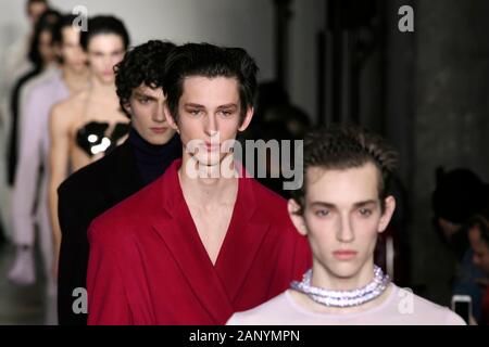 Ludovic De Saint Sernin FW20 piste pendant la Fashion Week de Paris Carnet d'hommes Janvier 2020 - Paris, France 19/01/2020 | Le monde d'utilisation Banque D'Images