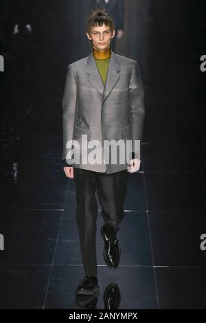 DUNHILL FW20 piste pendant la Fashion Week de Paris Carnet d'hommes Janvier 2020 - Paris, France 19/01/2020 | Le monde d'utilisation Banque D'Images