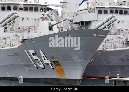 Les navires de la marine australienne HMAS Parramatta et HMAS Stuart (FFH 154 et FFH 153) amarrés à Sydney, en Australie, sont des navires frégates de classe Anzac Banque D'Images