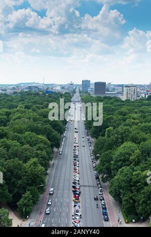 BERLIN, ALLEMAGNE - 25 MAI 2018 : Une vue aérienne du parc de Tiergarten à Berlin, en Allemagne, avec l'horizon de la Charlottenburg dans le backg Banque D'Images