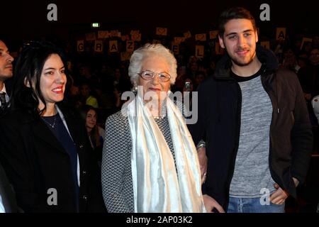 Teatro Arcimboldi, pour la Journée du souvenir de l'Holocauste, témoignage de Liliana Segre pour 2000 enfants de l'école le ministre de l'éducation avec Lucia Azzolina (Duilio Piaggesi/Fotogramma, Milan - 2020-01-20) p.s. la foto e' utilizzabile nel rispetto del contesto dans cui e' stata scattata, e senza intento del diffamatorio decoro delle persone rappresentate Banque D'Images