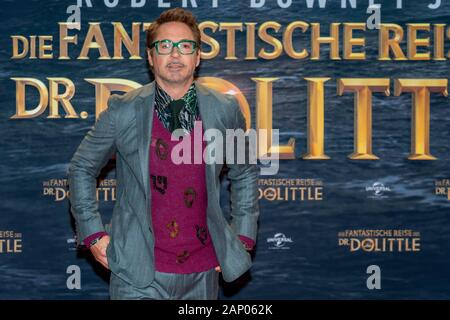 Berlin, Deutschland. 19 Jan, 2020. 19.01.2020, l'acteur américain, chanteur et star mondiale Robert Downey Jr. qui arrivent sur le tapis rouge pour le tapis rouge Photocall pour le film Le Voyage Fantastique de Dr. Dolittle dans le Zoo Palast à Berlin. Le film sortira dans les salles allemandes le 30 janvier 2020 par Universal Pictures International France. Utilisation dans le monde entier | Credit : dpa/Alamy Live News Banque D'Images